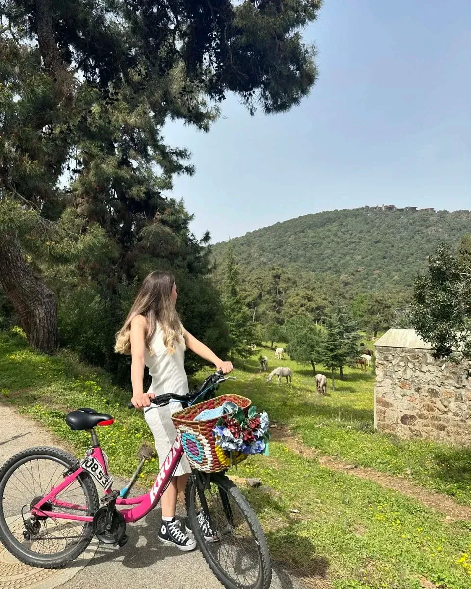 Buyukada Island राउंडट्रिप बोट टिकट ऑडियो गाइड के साथ